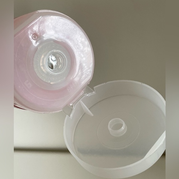 Hempz Blushing Grapefruit & Raspberry Crème IN-SHOWER Hydrating Body Moisturizer - Picture 5 of 9